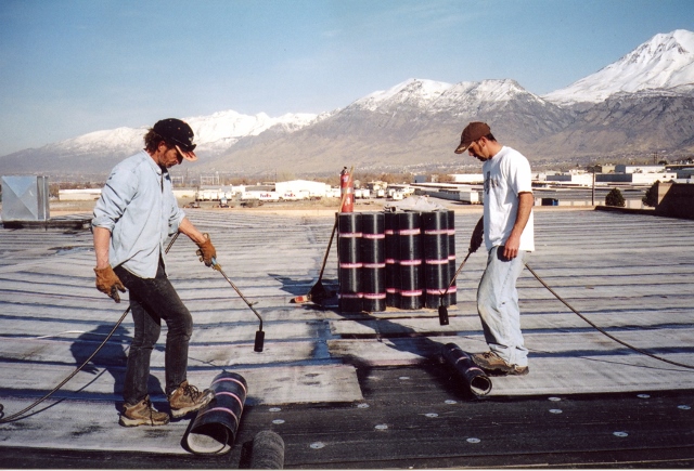MIGHTYPLATE MODIFIED BITUMEN SINGLE-PLY ROOFING MEMBRANE is a self-contained, complete roofing and waterproofing system in rolls. The product is composed of Trevira? Spunbound polyester fabric sandwiched between two layers of APP modified bitumen. It is greater than 150 mils thick, possessing superior heat resistance, low temperature flexibility and excellent workability. It offers both good elasticity and outstanding tensile strength.