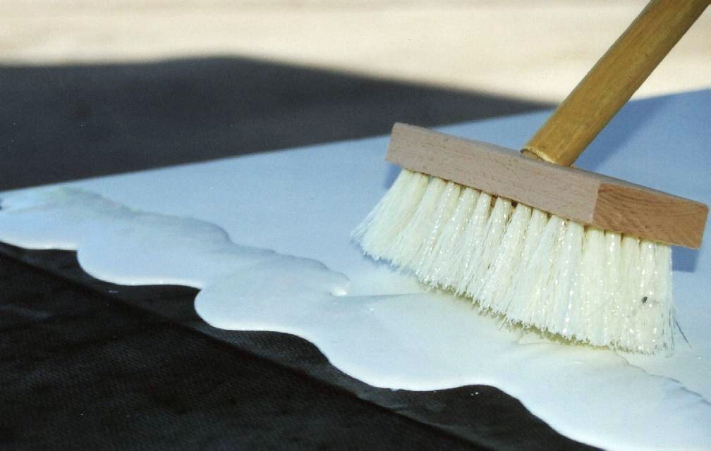 White Elastomeric Roof Coating is an elastomeric acrylic polymer emulsion system specifically designed for application to Metal and Rubber Roofs Top quality titanium dioxide (white) pigment enhances the reflective capabilities to help reduce interior temperature and protects the roof and roofing membrane. 
